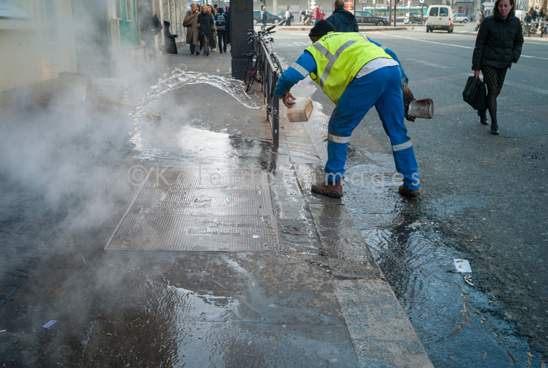 Kaleidos;Kaleidos images;Man;Paris;Streets;Tarek Charara;Work,Water